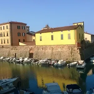 Dogana D'acqua & Art Couette-café Livourne